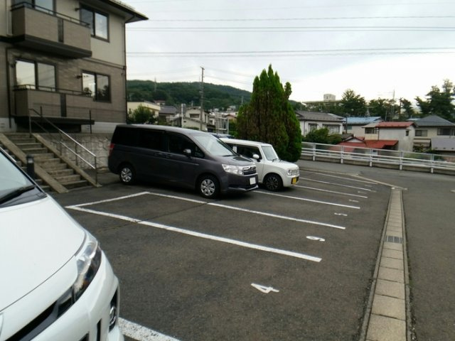 サンフレッシュS.I　Bの駐車場