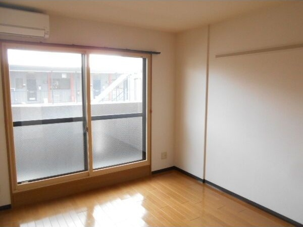 ライプン(RIPEN)の居間・リビング