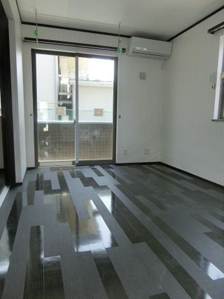 ロジェ コンフォールの居間・リビング