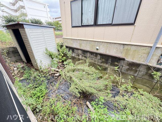 金ヶ作貸家の庭