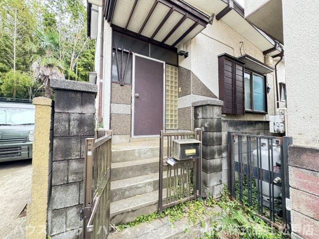 金ヶ作貸家のエントランス