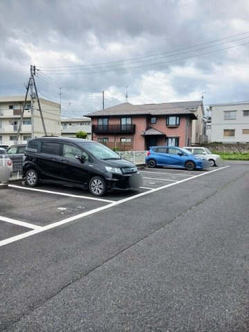 ニューシティ藤澤Ｃ棟の駐車場