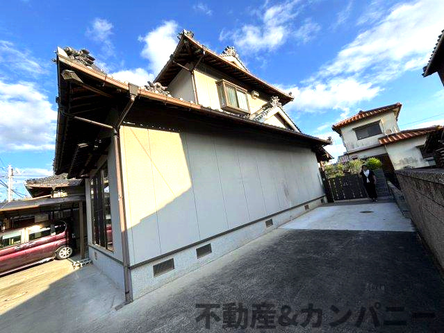 安城寺町の中古のおうち　松山市安城寺町中古戸建の駐車場|駐車場があります