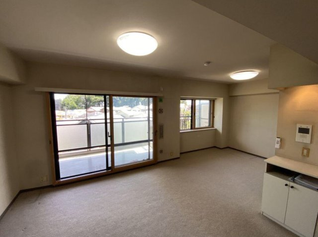 コスモ天王台の居間・リビング