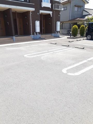 ＹＵＫＩ　グランドフェリオの駐車場