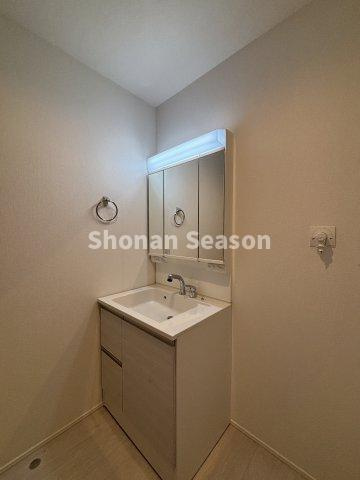 【独立洗面台】 | シャワータイプでお掃除楽々◎
独立洗面台は収納・機能性に優れております♪