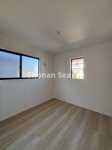 【洋室】 | 湘南の爽快な風が吹き抜ける全室２面採光◎
スペースも十分ではないでしょうか♪