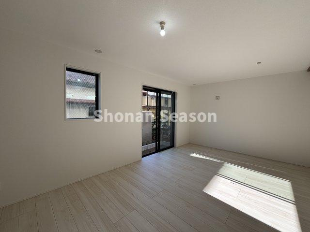 【居間・リビング】 | 減税・控除が優遇される長期優良住宅◎
家計に優しい都市ガス物件です♪