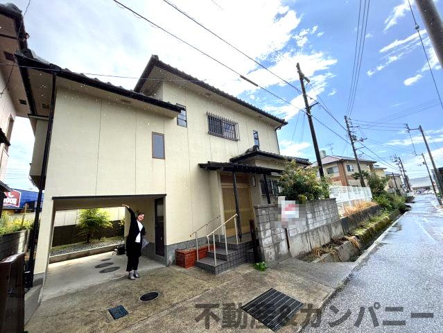 鷹子町の中古のおうち　松山市鷹子町中古戸建の前面道路含む現地写真|前面道路含む現地写真です