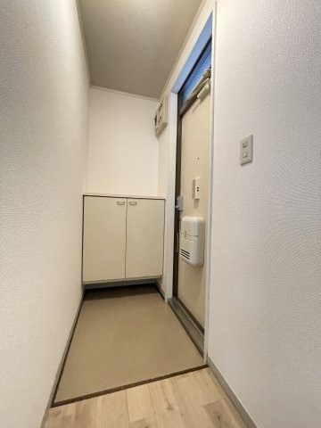 冬築タウンＢ棟の玄関