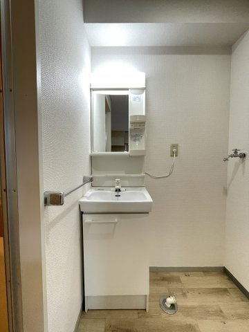 冬築タウンＢ棟の洗面所