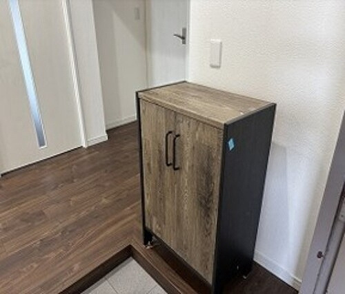 日商岩井弥生マンションの玄関|下駄箱
