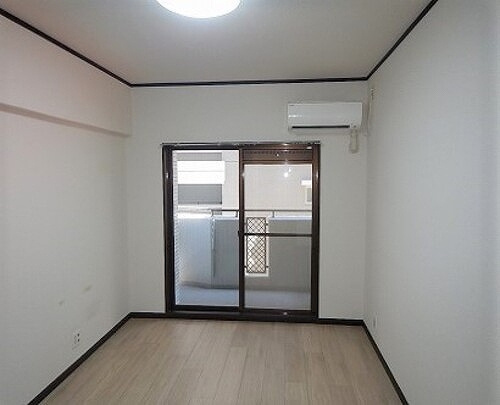 ライオンズマンション平尾第２の居間・リビング|洋室約７．０畳