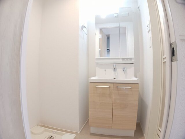 ＦＬレジデンス１の洗面所|忙しい朝には欠かせない洗面所です