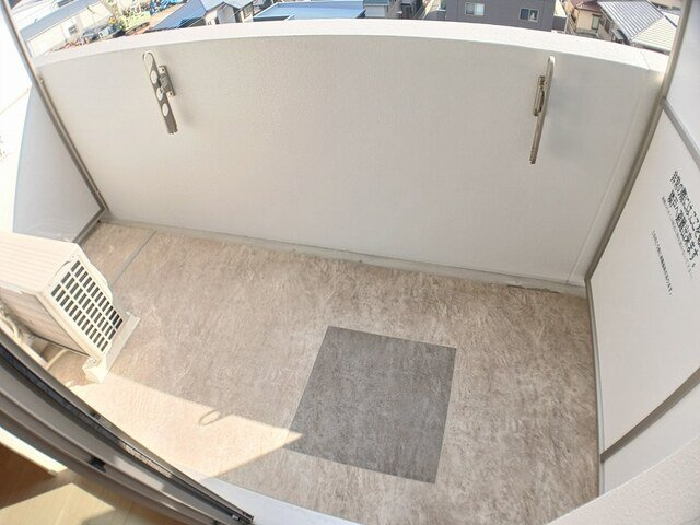 ＦＬレジデンス１のバルコニー|暖かな日差しのふりそそぐバルコニー