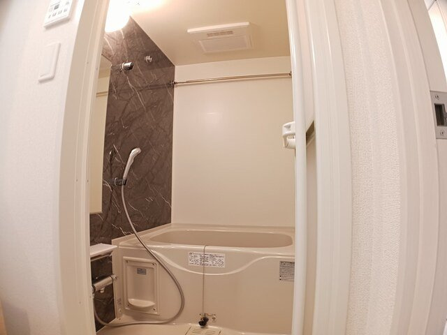 ＦＬレジデンス１の浴室|日々の疲れを癒すお風呂付です