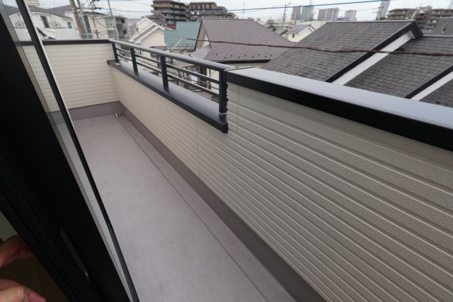 《仲介手数料無料》南区辻２丁目21-1新築一戸建てケイアイスタイルのバルコニー|2025年10月3日 11:20 曇り