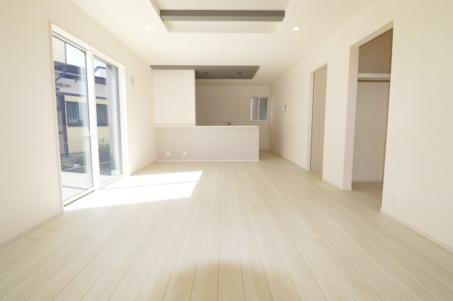 郡山市台新2丁目2期　　　１号棟　　　大成小学校、郡山第１中学区の居間・リビング