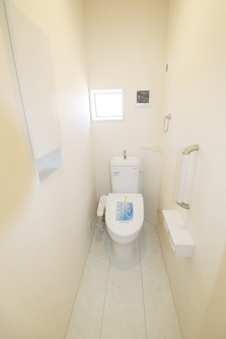 郡山市台新2丁目2期　　　１号棟　　　大成小学校、郡山第１中学区のトイレ