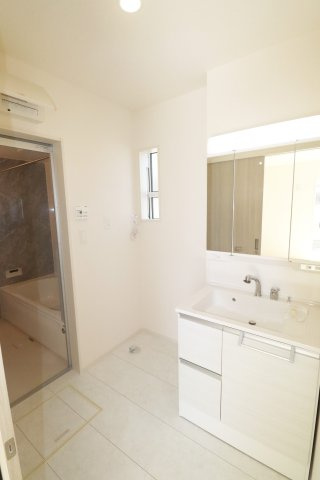 郡山市台新2丁目2期　　　１号棟　　　大成小学校、郡山第１中学区の洗面所