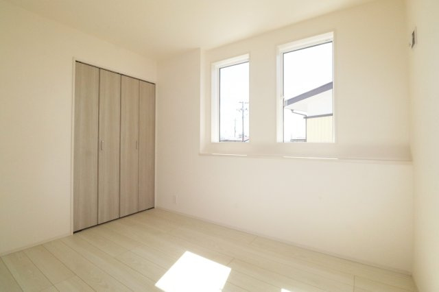 郡山市台新2丁目2期　　　１号棟　　　大成小学校、郡山第１中学区の洋室