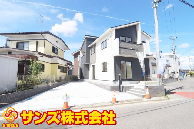 郡山市台新2丁目2期　　　１号棟　　　大成小学校、郡山第１中学区の外観|南東側から見た駐車場を含む外観