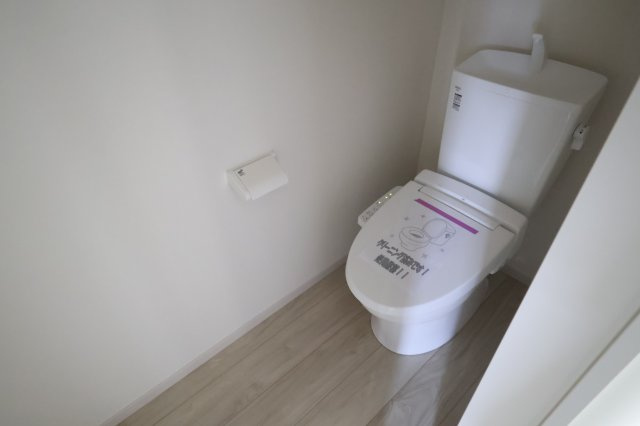 《仲介手数料無料》南区辻２丁目21-1(2号棟)新築一戸建てケイアイスタイルのトイレ|2025年10月3日 11:20 曇り