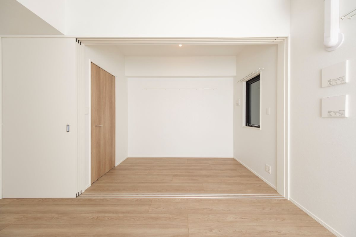 新品家具付きマンション博多駅南13B(KaGood福岡)の居間・リビング