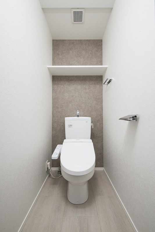 新品家具付きマンション博多駅南26(KaGood福岡)のトイレ