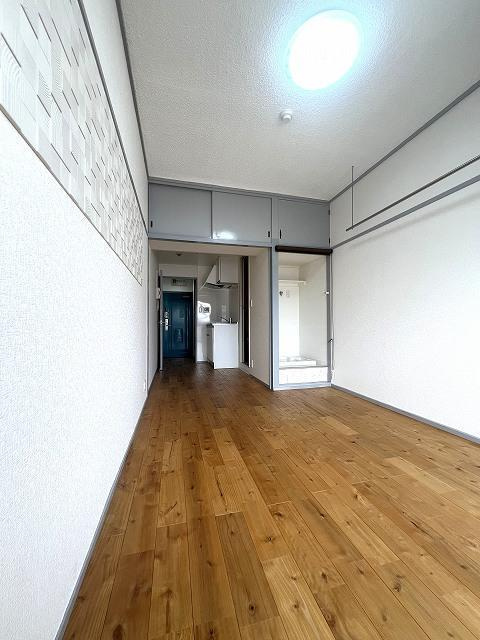 新品家具付きマンション博多駅東25(KaGood福岡)の洋室