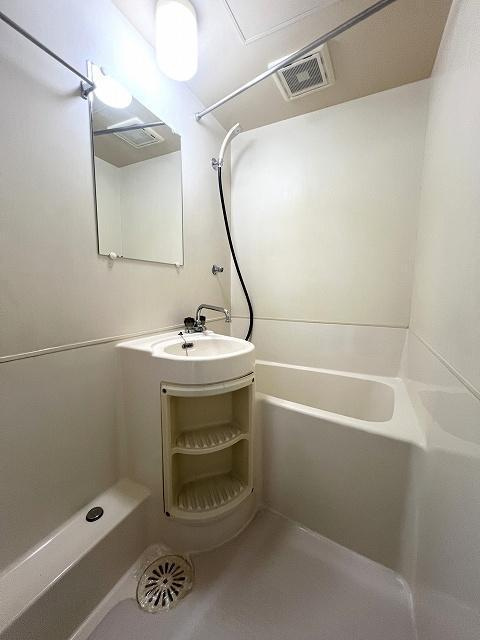 新品家具付きマンション博多駅東25(KaGood福岡)の浴室