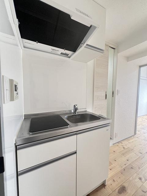 新品家具付きマンション博多駅東25(KaGood福岡)のキッチン