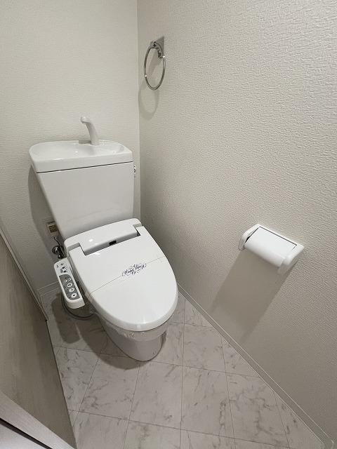 新品家具付きマンション博多駅東25(KaGood福岡)のトイレ