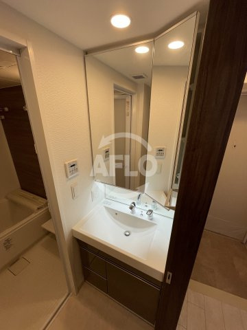 エステムコート新梅田の洗面所|エステムコート新梅田　独立洗面化粧台