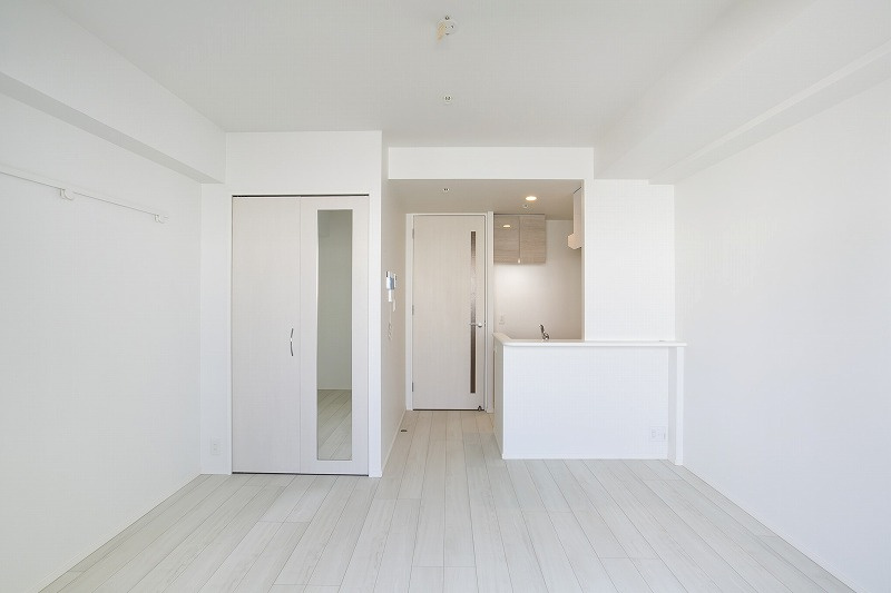 新品家具付きマンション博多駅東27(KaGood福岡)の居間・リビング