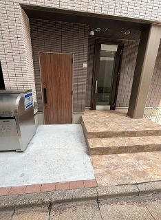 【エントランス】 | メゾンド ミエール | 毎日通るエントランスはこのようになっています