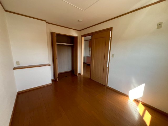 ブリッサ桜岡Ａの居間・リビング