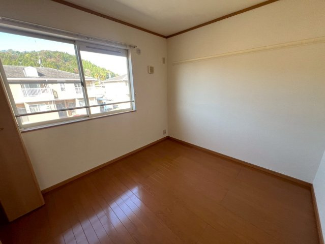 ブリッサ桜岡Ａの居間・リビング