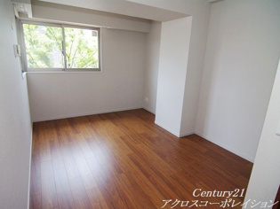 イーグル山手の洋室