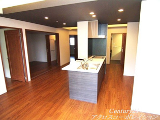 イーグル山手の居間