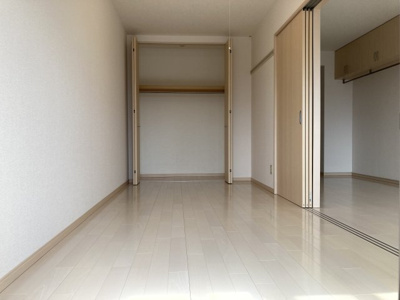 【洋室】 | メゾン・ジュネスⅤ | 別室写真