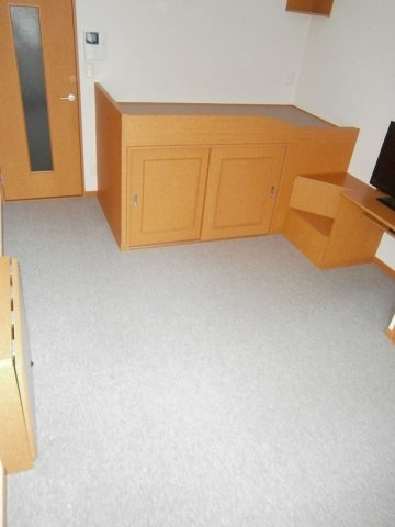 レオパレスフルールの居間・リビング