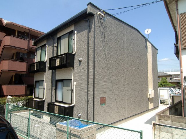 レオパレスフルールの外観