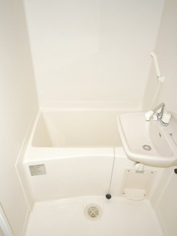 レオパレスフルールの浴室