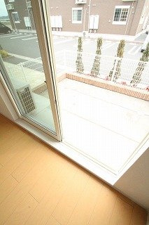 メゾンセレナーデＢの庭