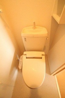 メゾンセレナーデＢのトイレ