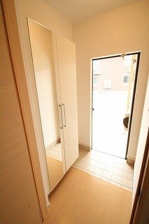 メゾンセレナーデＢの玄関