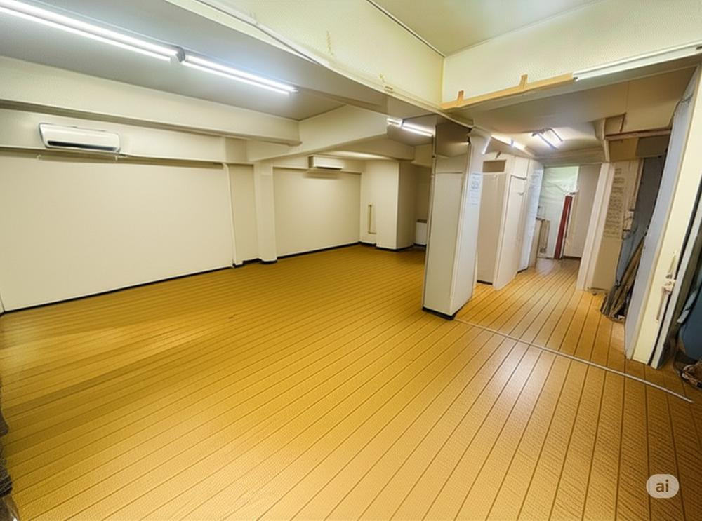 大久保町1丁目　中古一戸建ての内装|1階事務所スペース
■物件内覧・資金計画相談・住宅ローン相談、リフォーム相談、お問合せ受付中■
※当日・翌日のご内覧、ご相談はお電話でのお問合せがスムーズです！