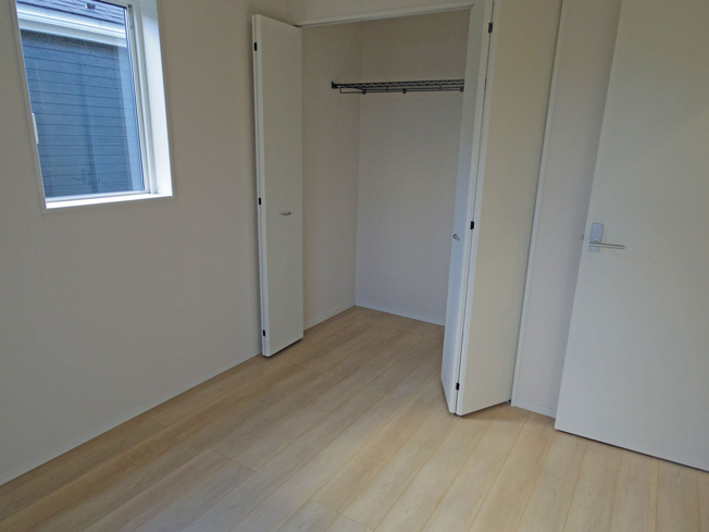 【洋室】 | 裾野市佐野第7 新築建売分譲住宅 土地＋建物 TW05877 | 裾野市佐野3号棟　洋室5.2帖 ※令和8年1月6日撮影写真