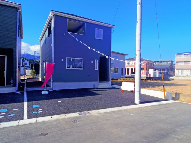 【駐車場】 | 裾野市佐野第7 新築建売分譲住宅 土地＋建物 TW05877 | 裾野市佐野3号棟　駐車スペース ※令和8年1月6日撮影写真